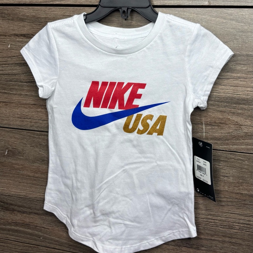 Nike White and Red Short Sleeve Tee